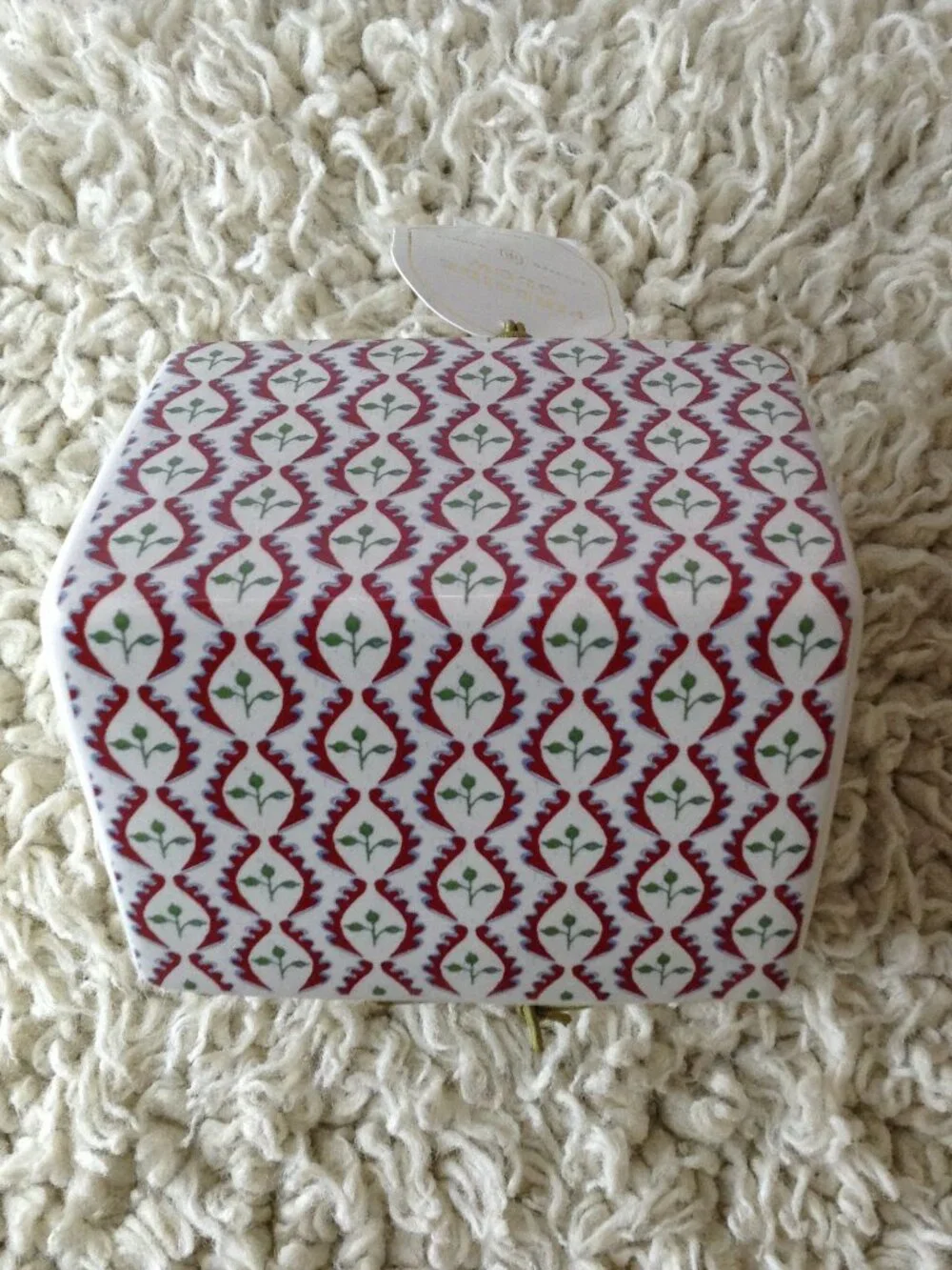 NWT 14 oz Fireside Glow Scented Candle Ceramic/Earthenware House Holiday Scents